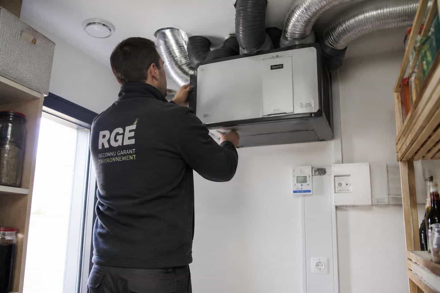 découvrez comment choisir une vmc double flux adaptée pour améliorer efficacement la qualité de l'air intérieur de votre habitation.